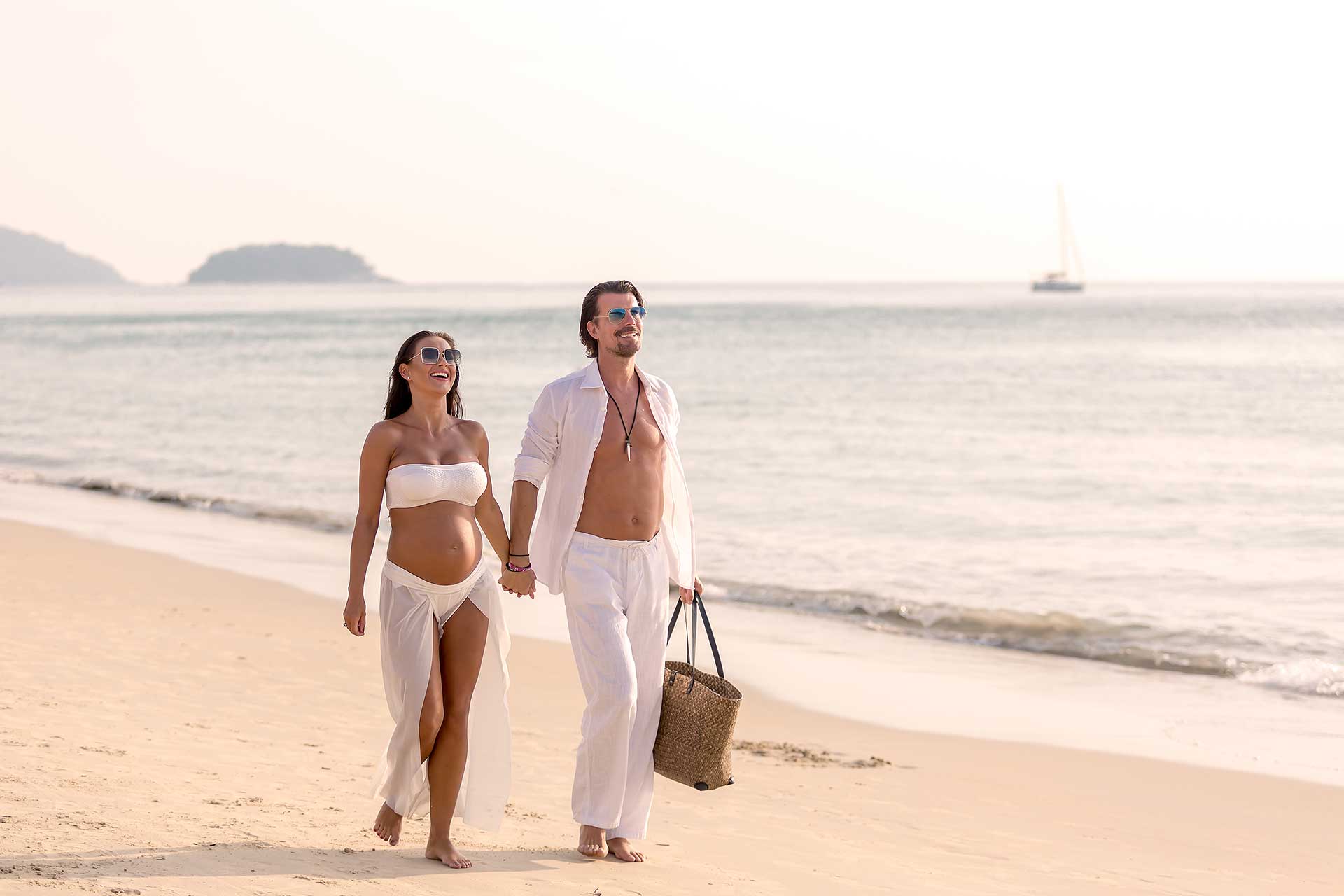 Couple sweet on the beach